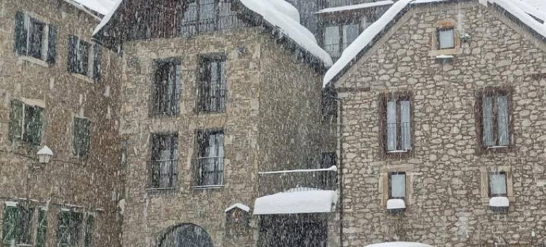 伊萨斯山谷酒店(Hotel Valle de Izas)图片