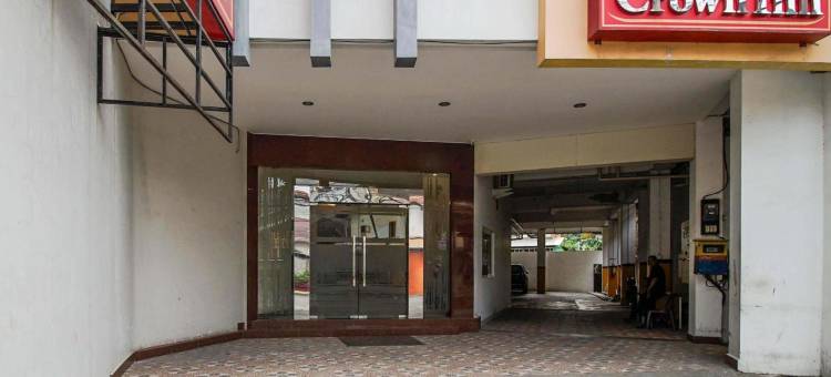 RedDoorz Plus @ Karebosi Area 2 Makassar图片