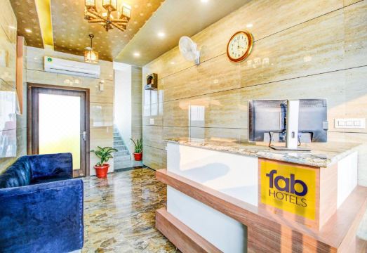 FabHotel 7th CrossingHotel Overview