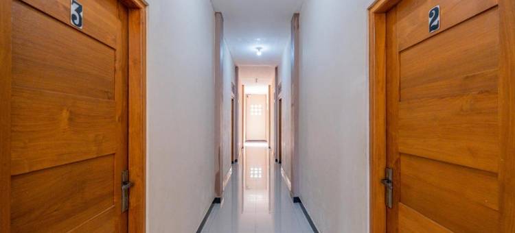 巴图夜晚美丽附近伊斯兰瑞德多兹酒店(RedDoorz Syariah Near Batu Night Spectacular)图片