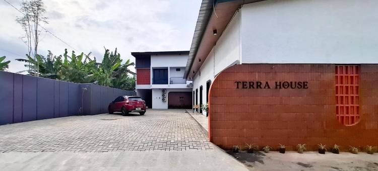 Urbanview Terra Hotel Syariah Near Stasiun Sragen by RedDoorz图片