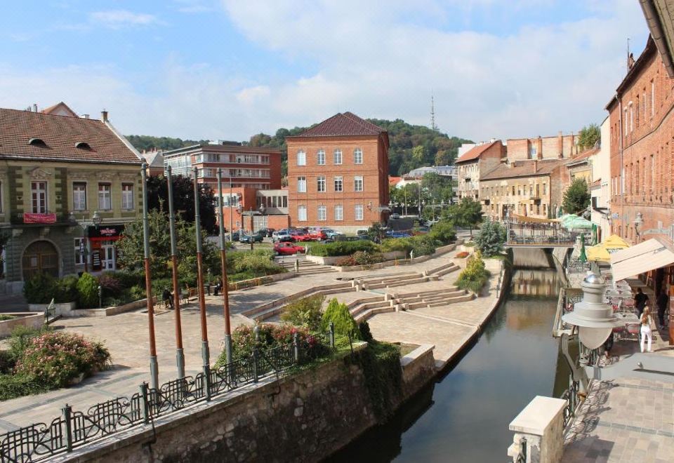 Gesztenyés Apartman Hotel Overview
