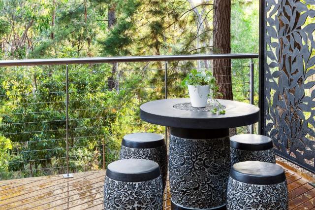 Briars Cottage - DaylesfordOver view