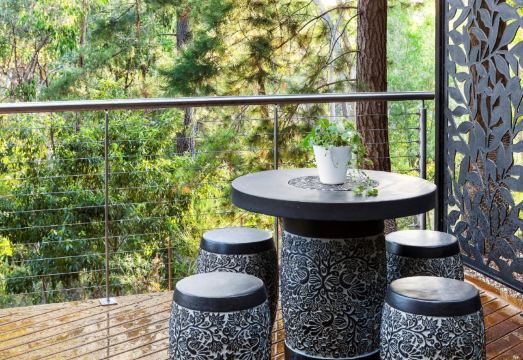 Briars Cottage - DaylesfordHotel Overview