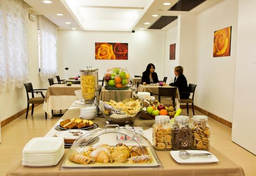 Hotel Palace 2000 Hotel Overview