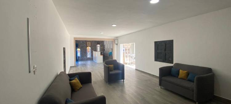 OYO圣米格尔别墅酒店(Hotel Villas de San Miguel Media Luna)图片