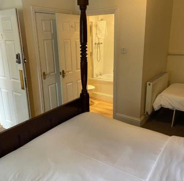 Corncroft Guest House Hotel Overview
