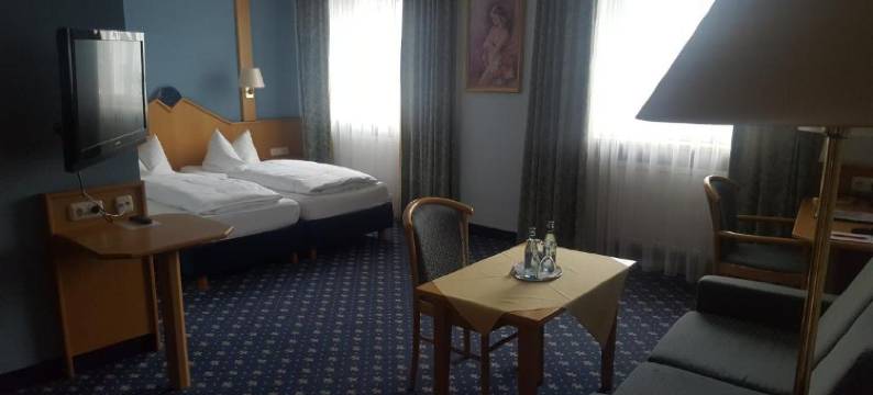 兰托斯咖啡厅酒店(Hotel-Cafe Rathaus)图片