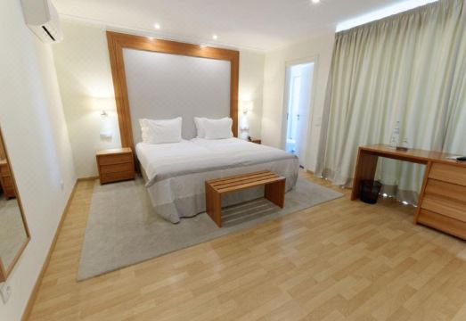 Lagoa HotelHotel Overview