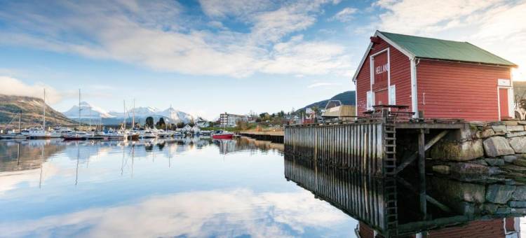 韦斯特内斯峡湾酒店(Vestnes Fjordhotell)图片