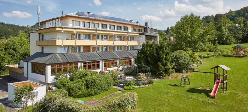 斯涛费兰德酒店餐厅(Badhotel Restaurant Stauferland)图片