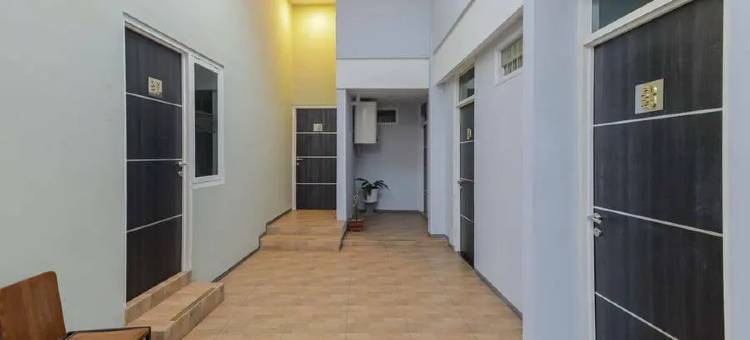 红门酒店加 @ 斯温住宿拉亚朗塞普(RedDoorz Plus at Swun Stay Raya Langsep)图片