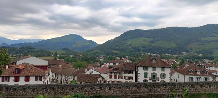Auberge du Pèlerin Gîte de charme en pierre avec vue sur les montagnes图片