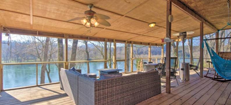 在White River的更新小木屋，靠近船只落地！(Updated Cabin on White River by Boat Landing!)图片