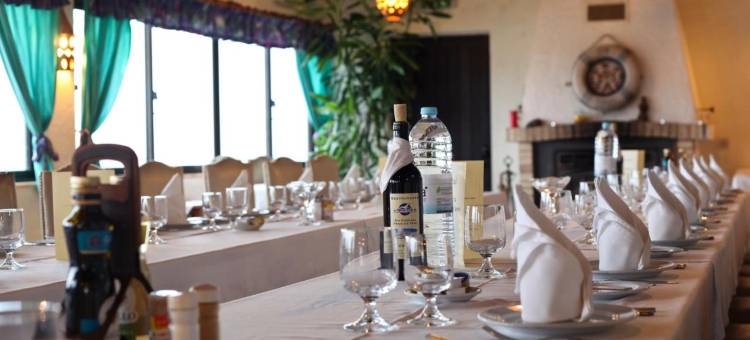 艾洛玛尔酒店(Aeromar Beach Hotel)图片