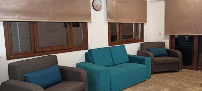 河公寓(River Apartments)图片