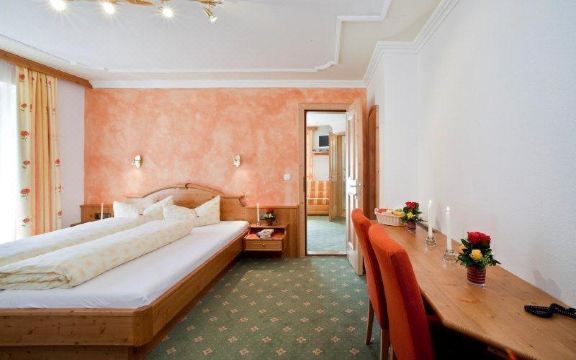 Pension Ederhof Hotel Overview