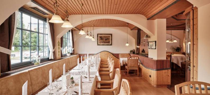 斯涛费兰德酒店餐厅(Badhotel Restaurant Stauferland)图片