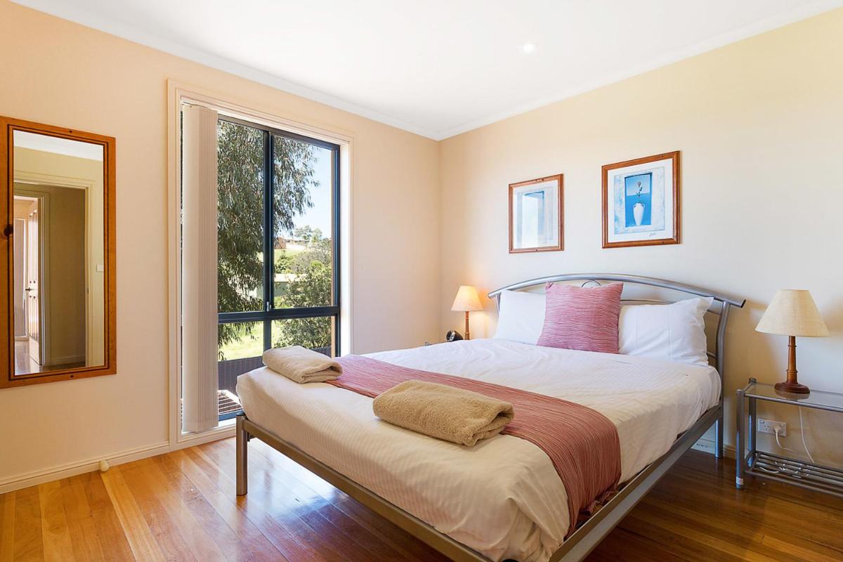 Snug Cove VillasOver view