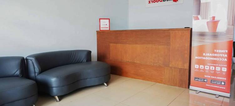 红多兹酒店-近玛琅维罗德罗梅2号(RedDoorz Near Velodrome Malang 2)图片