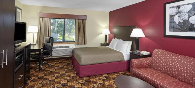 埃尔克霍恩和日内瓦湖AmericInn酒店(AmericInn by Wyndham Elkhorn Near Lake Geneva)图片