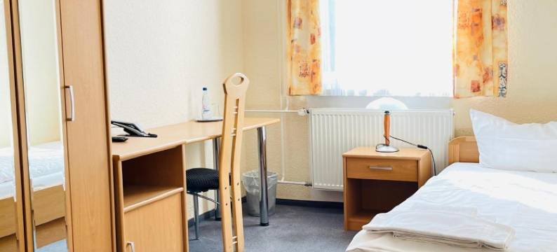 梅库尔伽尼酒店(Hotel Merkur Garni)图片