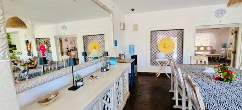 白色尼翁巴马林迪(White Nyumba)图片