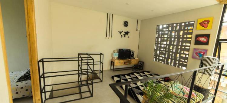 布罗莫BnB背包客快乐之家(Happy House Bnb Bromo Backpacker)图片