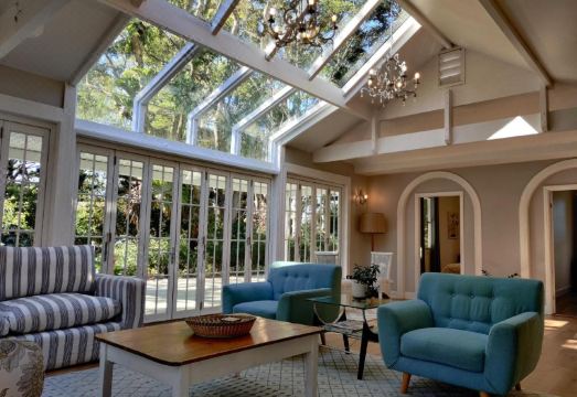 WinterGreen Manor at MalenyHotel Overview