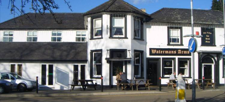 OYO 沃特曼斯阿姆斯赫舍姆酒店(OYO the Watermans Arms Hersham)图片