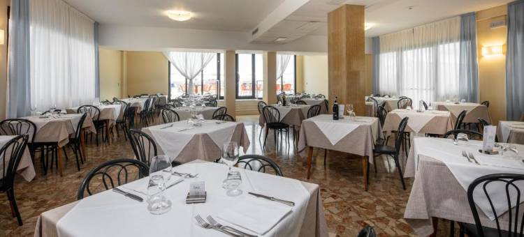 康多尔酒店(Hotel Condor)图片