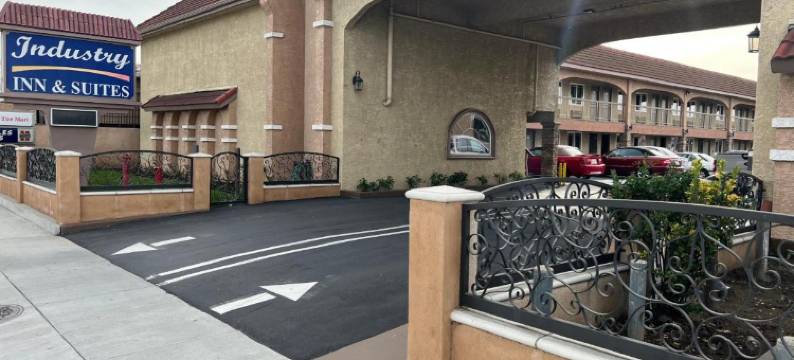 工业套房旅馆(Industry Inn & Suites)图片