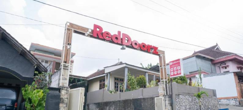 OYO1692阿克巴3号别墅(RedDoorz at Villa Akbar 3)图片