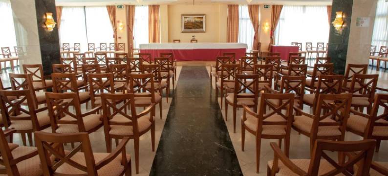 阿尔马桑别墅酒店(Hotel Villa de Almazan)图片