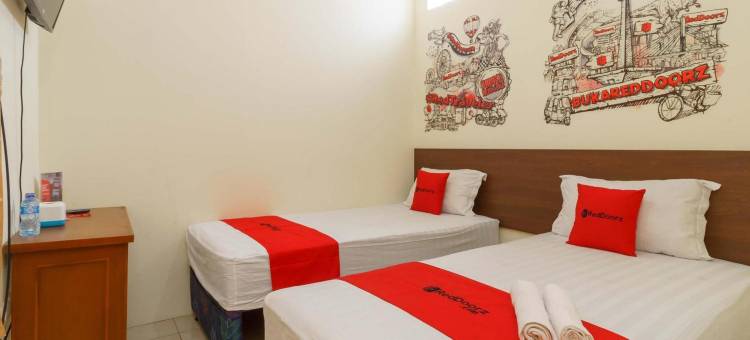 红多兹酒店-丹戎杜伦(RedDoorz Plus @ Suba Hotel Tanjung Duren)图片