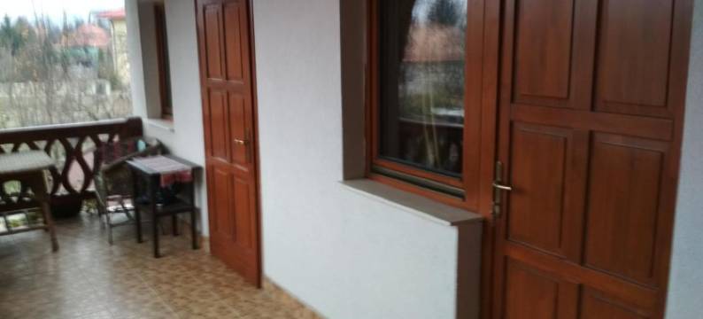 Julia Vendeghaz图片