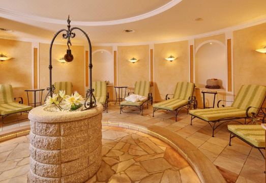 Hotel Sonnhof Hotel Overview