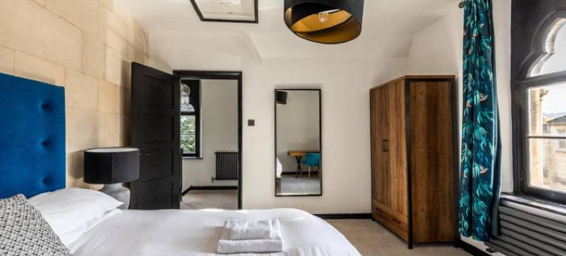 洛克斯布鲁克小屋(Locksbrook Lodge - Hot Tub - Spacious Outdoor Space)图片