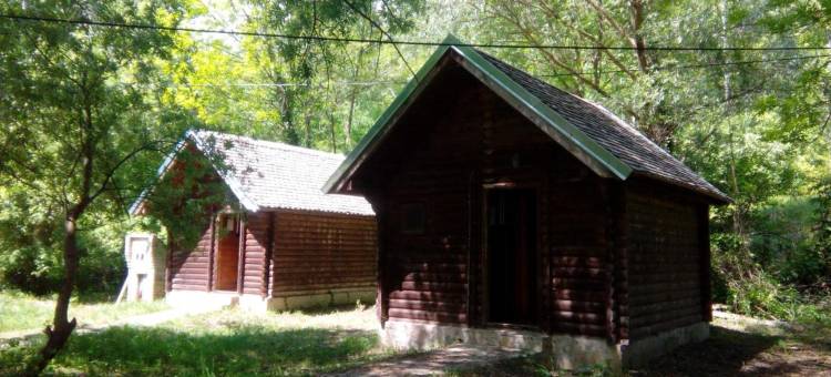 咔哒赛比斯夫克客房小木屋(Chalets & Rooms Čarda Šebešfok)图片