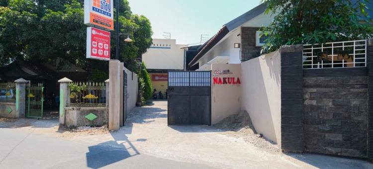 OYO 3387纳库拉伊斯兰家庭旅馆(RedDoorz Syariah Near Rsud Tuban)图片