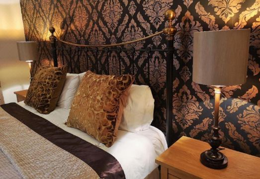 Glangwili Mansion - Luxury 5 Star Bed & Breakfast Hotel Overview