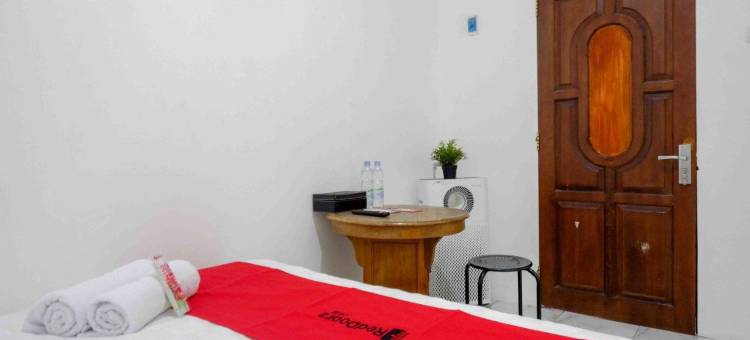 红多兹酒店-近三宝垄贾蒂迪里GOR(RedDoorz Near Gor Jatidiri Semarang)图片