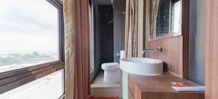 红门伊斯兰教酒店 靠近佩拉布汉鲁图广场(RedDoorz Syariah Near Alun-Alun Pelabuhan Ratu)图片