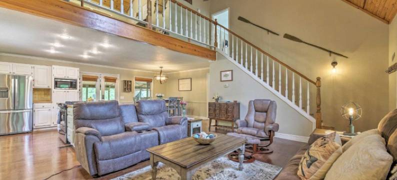 在White River的更新小木屋，靠近船只落地！(Updated Cabin on White River by Boat Landing!)图片