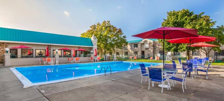 卡尤加布鲁酒店(Cayuga Blu)图片