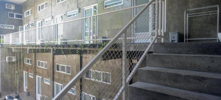 红多兹酒店-近斯拉根珍宝购物中心(RedDoorz Near Jumbo Mall Sragen)图片