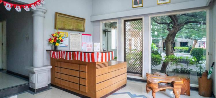 红多兹酒店-近谏义里浸信会医院(RedDoorz Near Rumah Sakit Baptis Kediri)图片