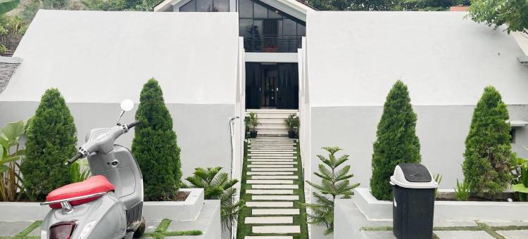 RedDoorz at Villa Zea Sayangheulang Garut图片