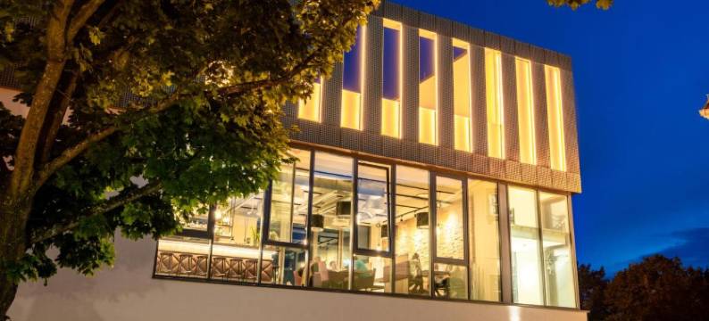 Schwan Und Post Business Quarters图片