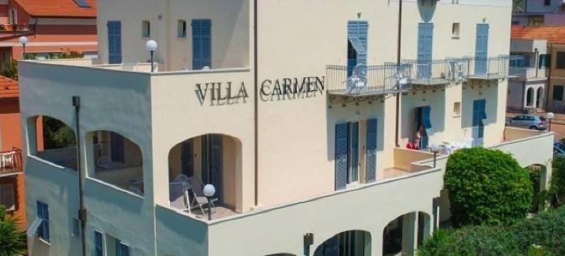卡门住宅别墅酒店(Residence Villa Carmen Fronte Mare a 50 mt)图片